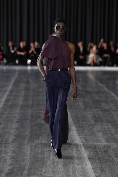 Look 11
